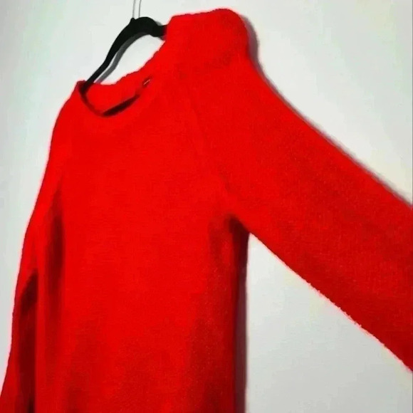 H&M Bright Red Medium Knit Sweater Size Small EUC - Picture 3 of 7